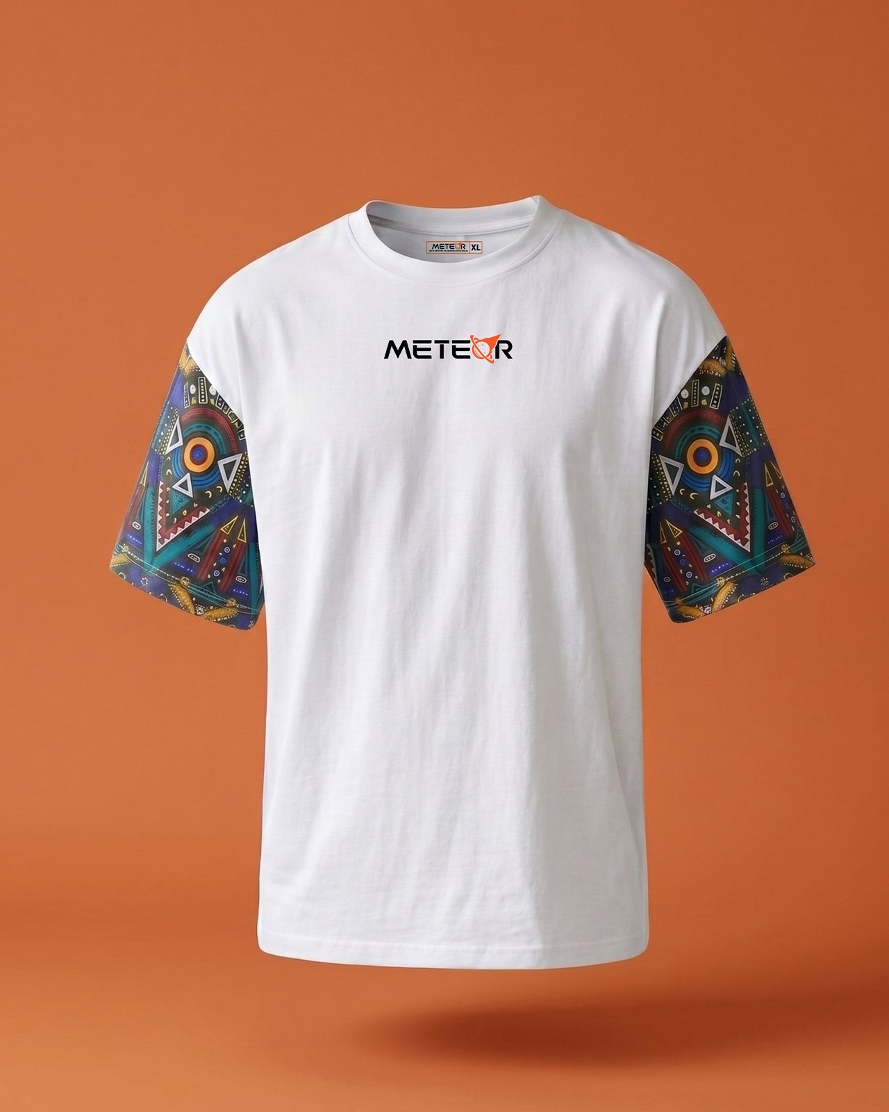 T-shirt com logo